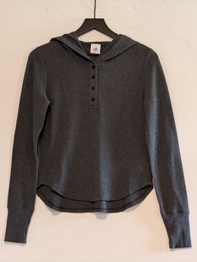 CAbi Waffle Hoodie XS Charcoal Gray Henley Pullover NWOT Textured Relaxed Fit